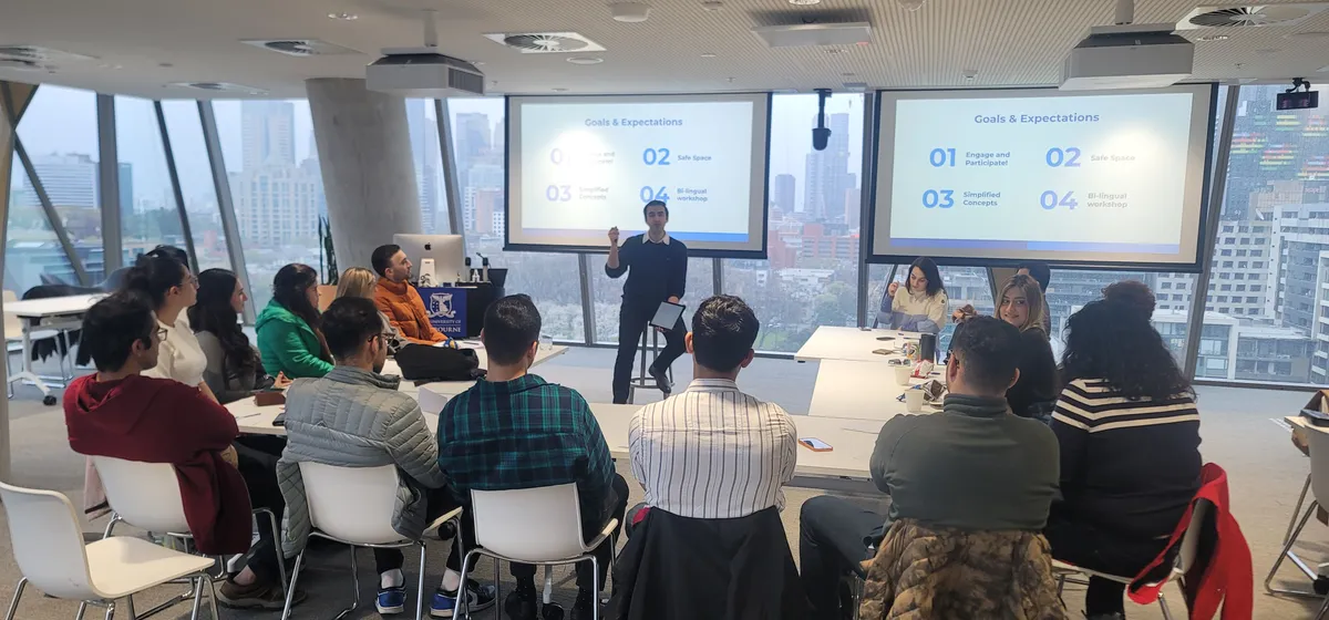 Arvin Ardakani teaching a live CASPer and interview preparation class to a room of pre-health applicants